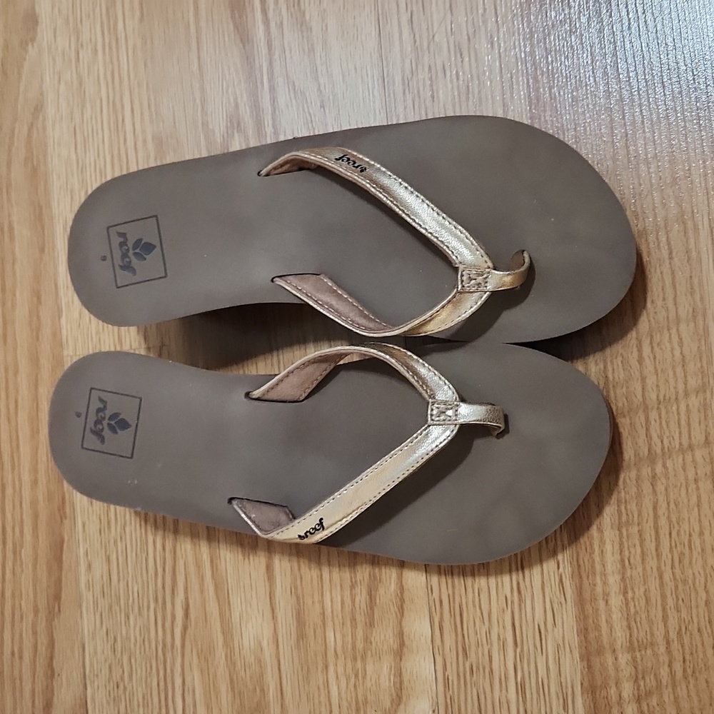 Reef Women's Tan platform Flipflops size 9